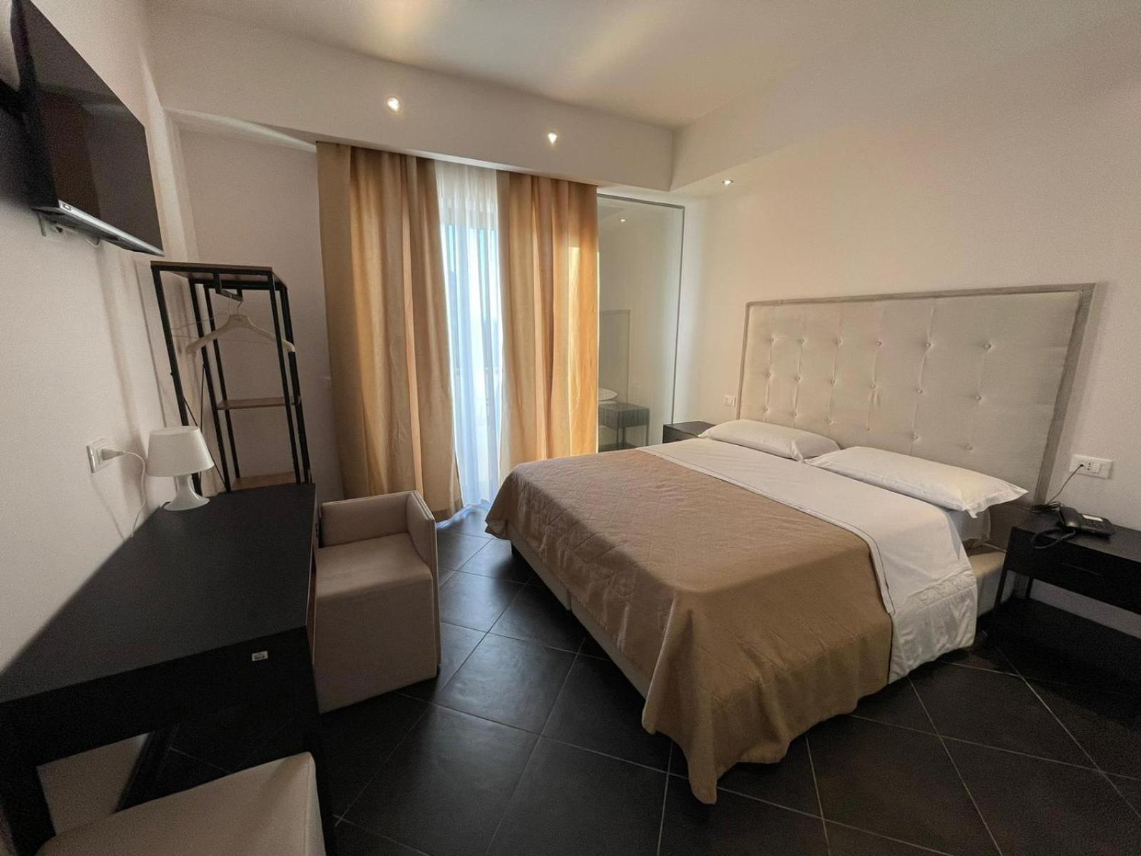 Hotel Briganti Qualiano Exterior photo