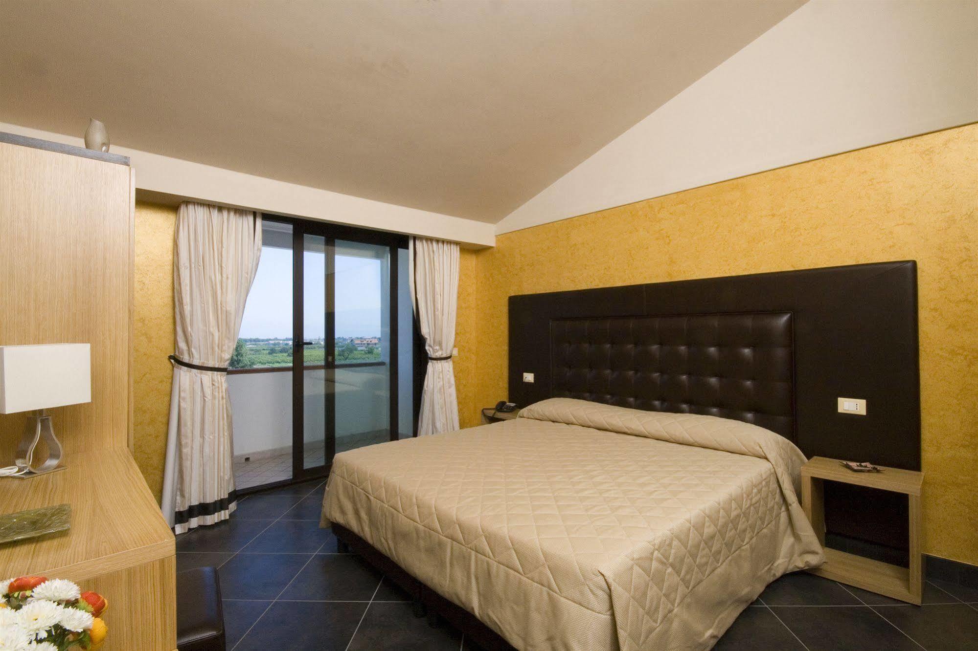 Hotel Briganti Qualiano Exterior photo